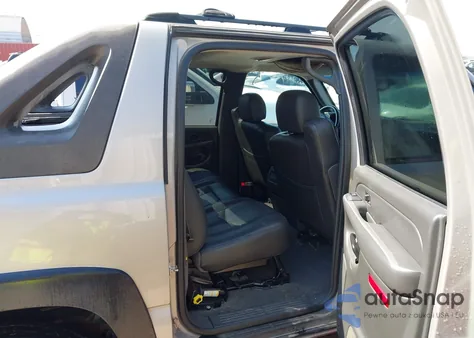 2004 Chevrolet Avalanche 1500 z USA, uszkodzony, nr VIN 3GNEK12T74G219060